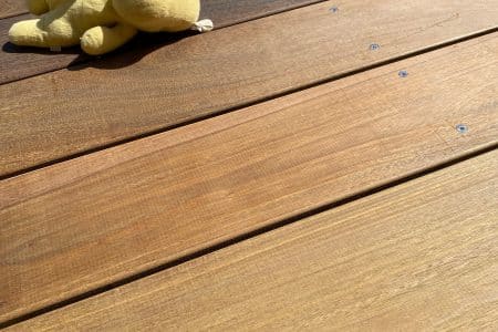 terrasse bois en IPE avec un doudou