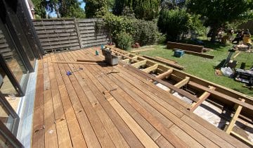 Peut-on installer une terrasse bois sur n’importe quel type de sol?