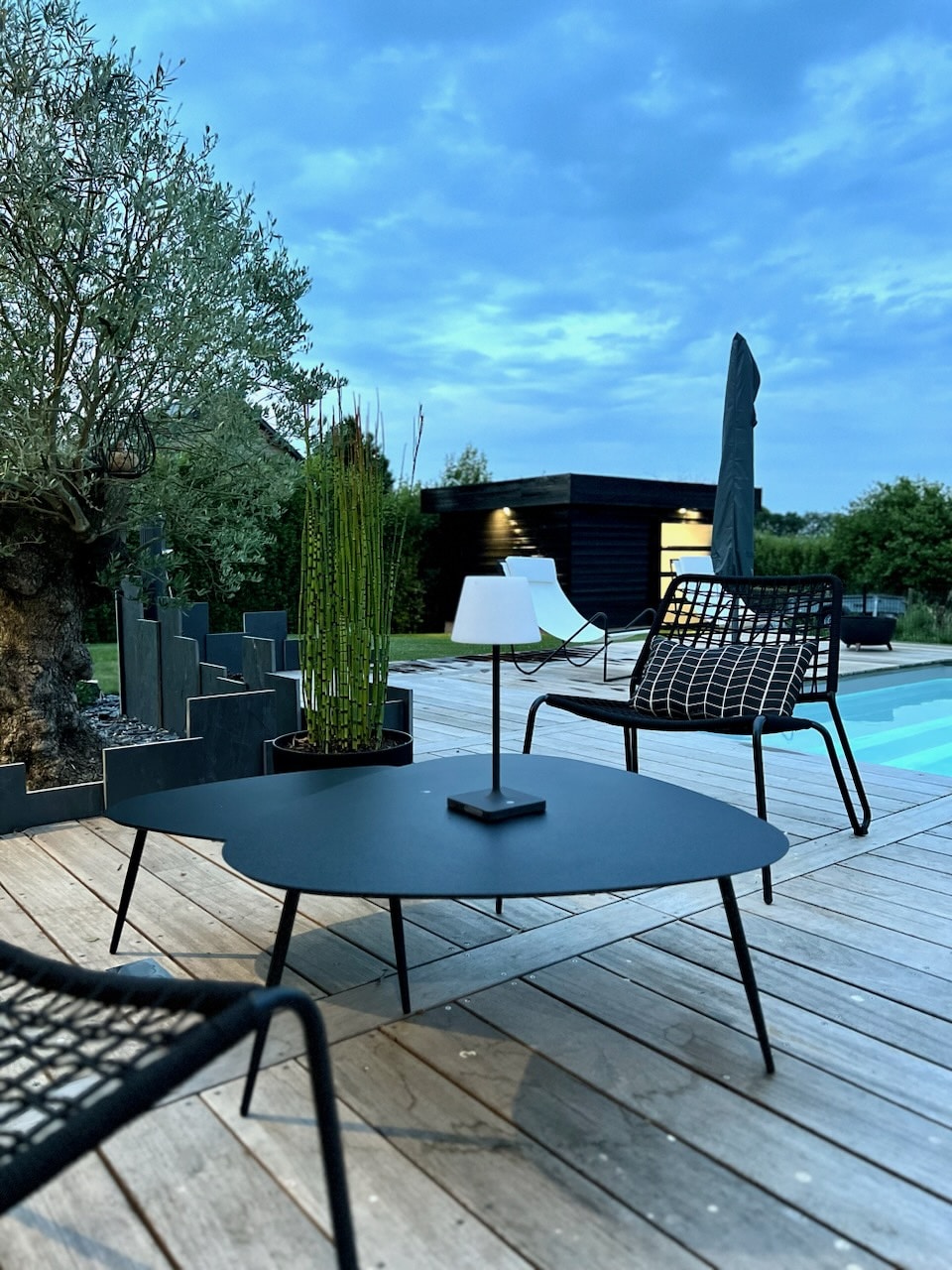terrasse en bois, espace de travail, détente, repos