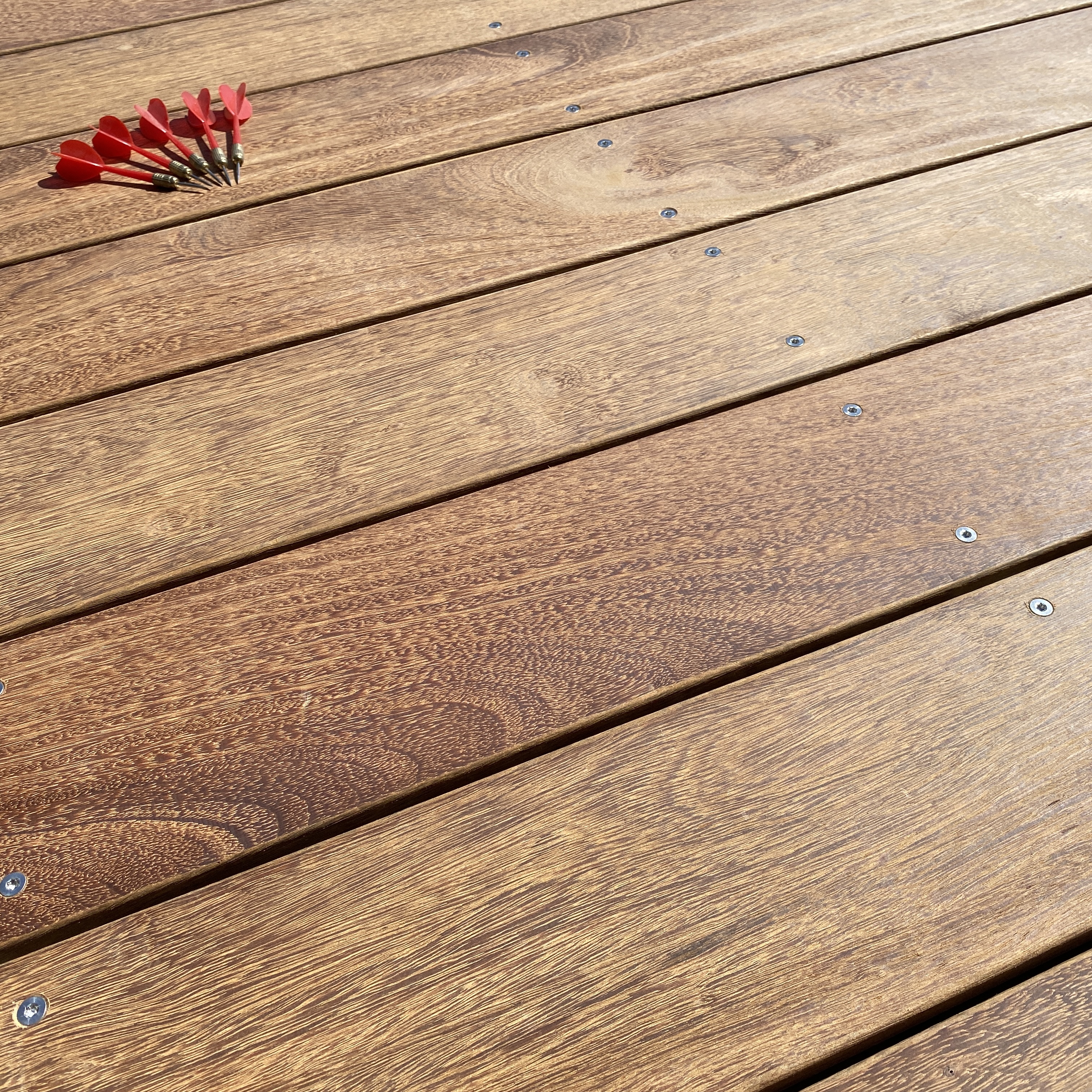 Lames de terrasse en bois exotique cumaru brun moyen
