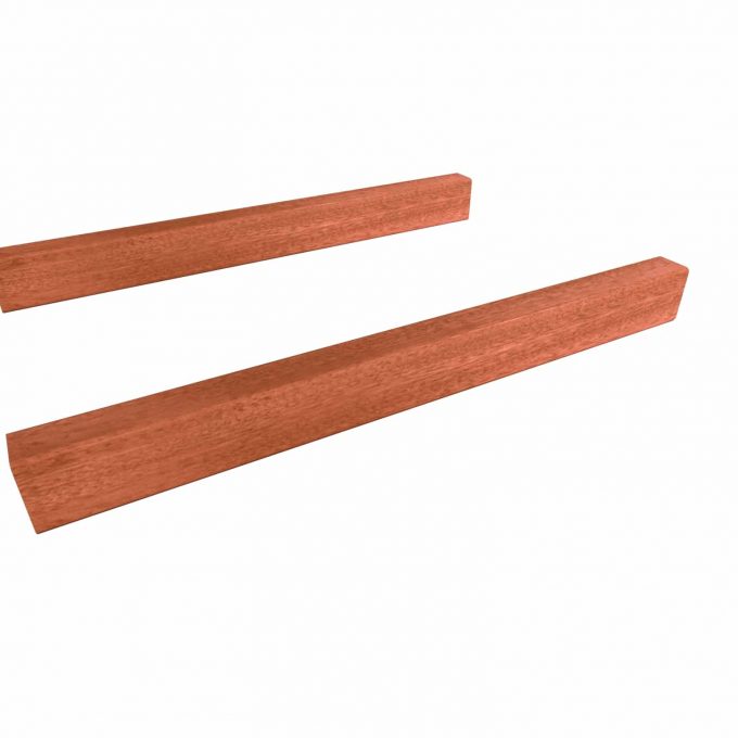 Lames de terrasse en bois rouge sur fond blanc, matériau bois