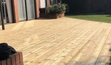 Protéger sa terrasse en bois des fortes chaleurs et des rayons UV