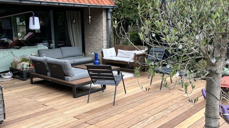 Transformer sa terrasse bois en salon d’extérieur estival