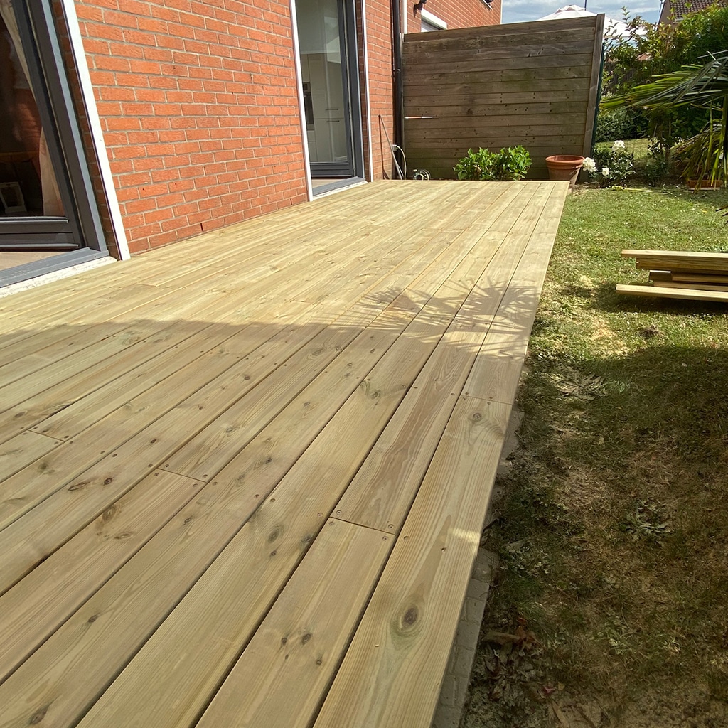 Grande terrasse bois posée — financement Sofinco 12 à 60 mois pour paiement terrasse bois dès 3 000 €